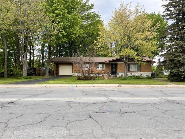1595 Boul. Mercure Property Photo
