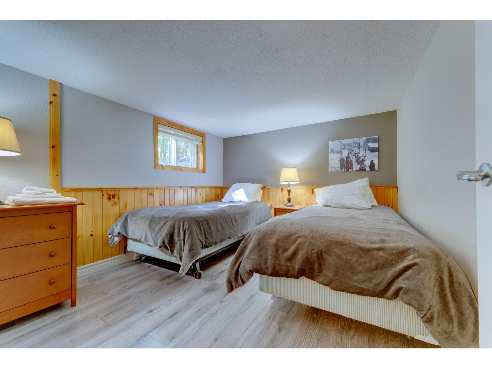 393-395 Rue Maple Property Photo 8