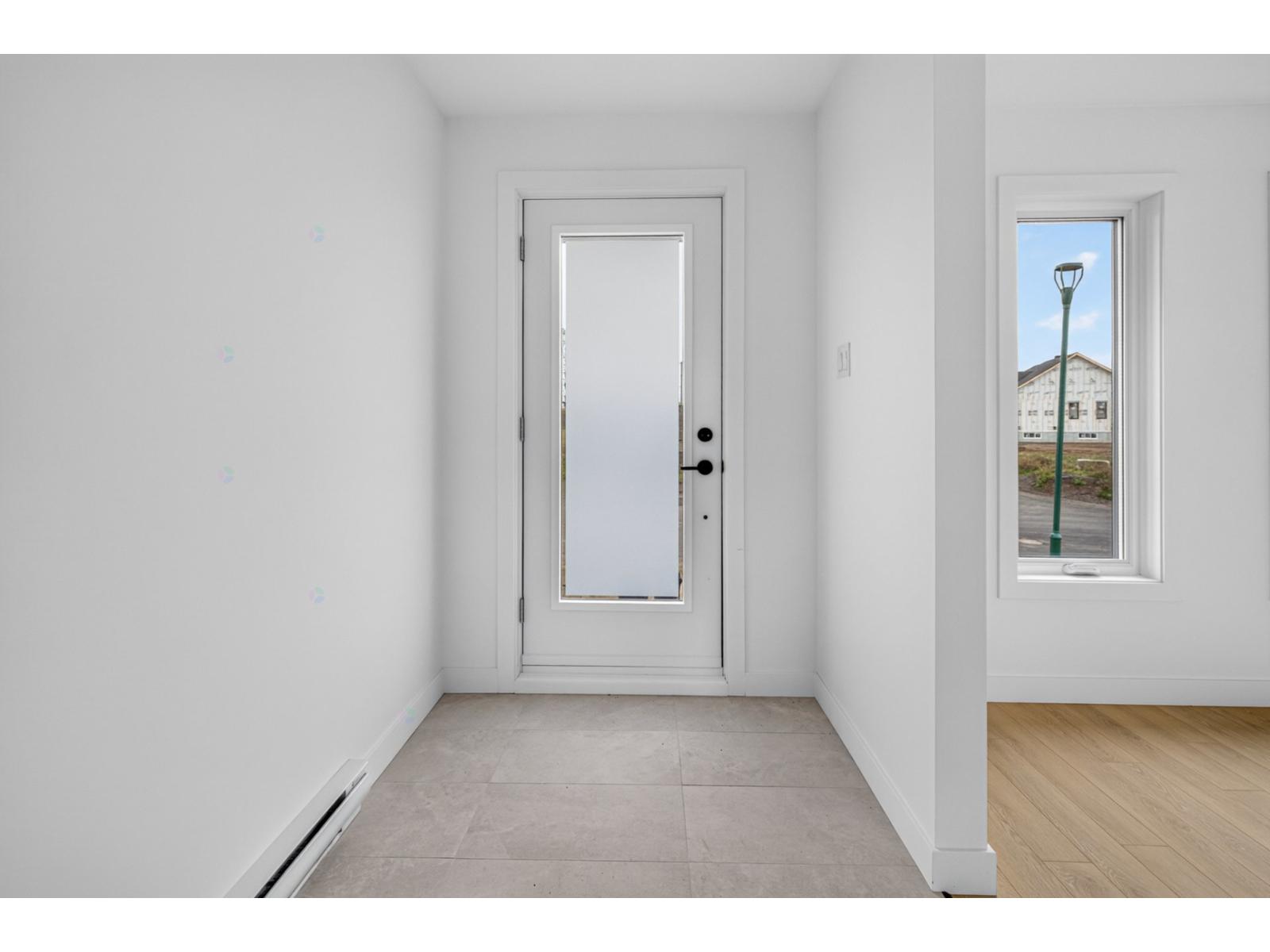 1236 Av. Lambert Property Photo 6