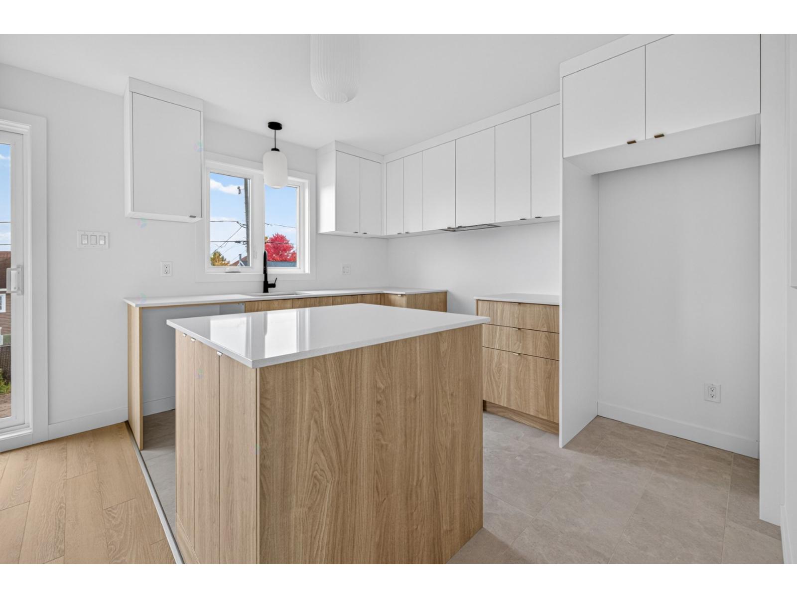 1236 Av. Lambert Property Photo 10