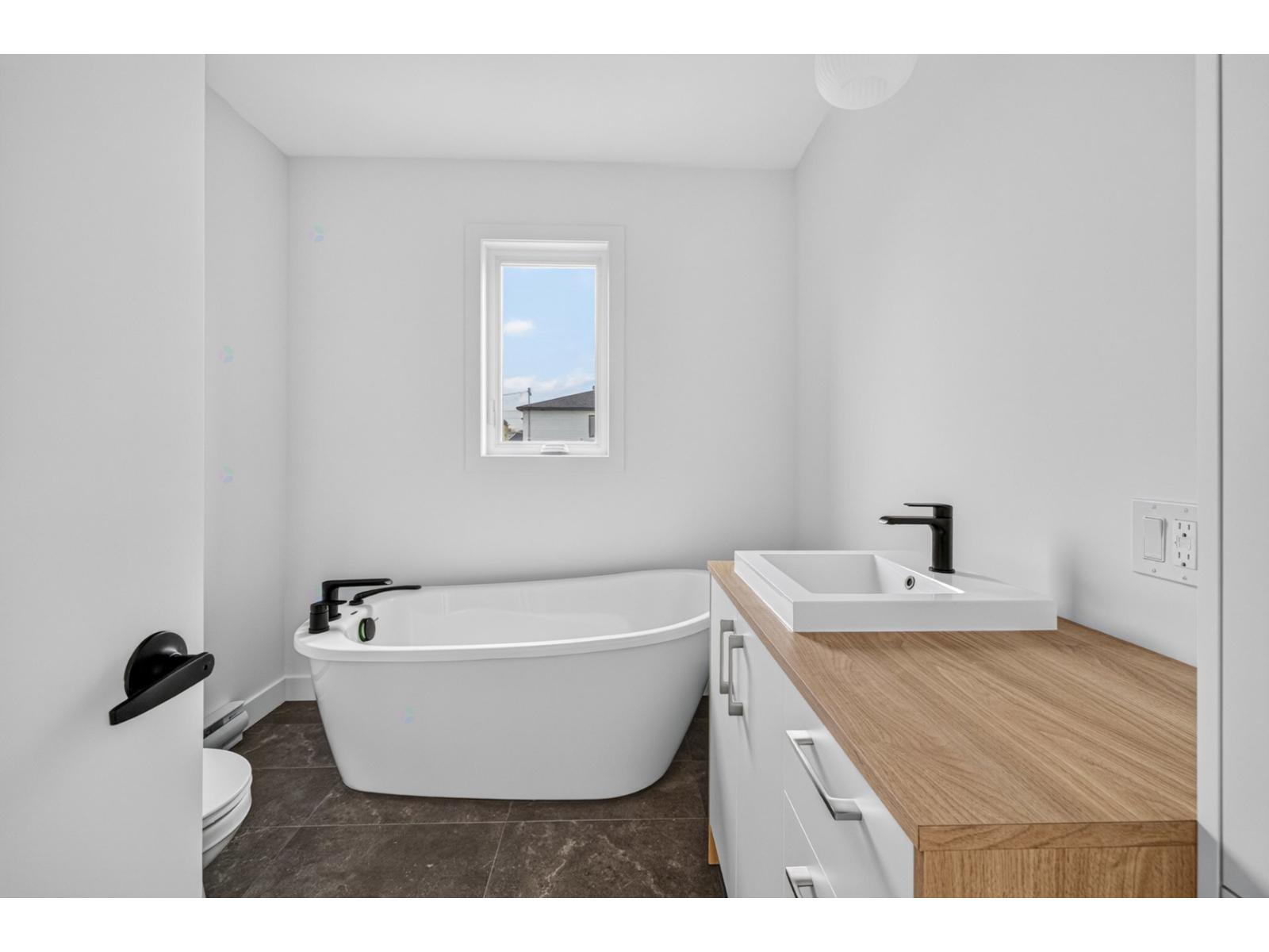 1236 Av. Lambert Property Photo 19