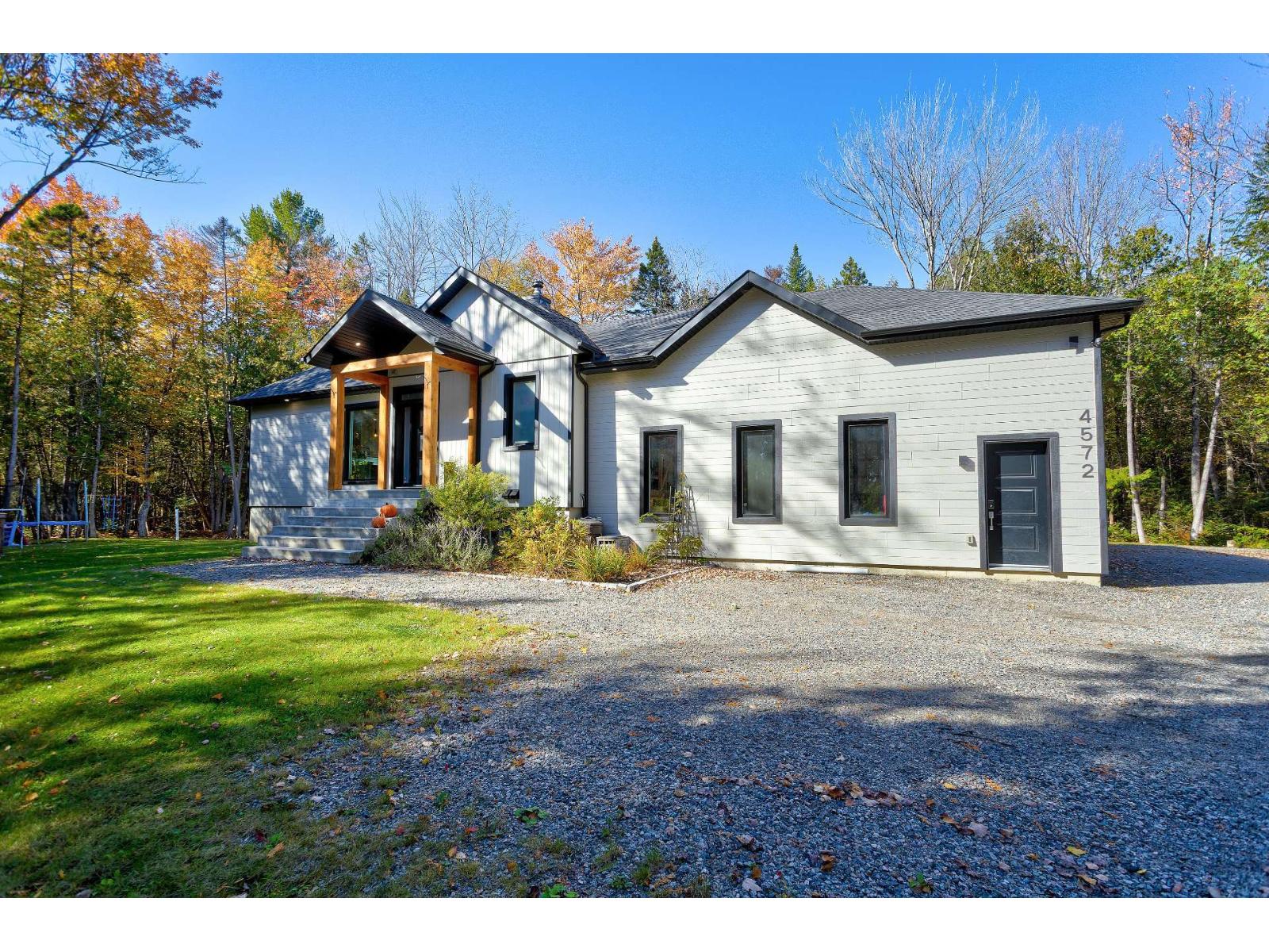 4572 Boul. Pontbriand Property Photo 1