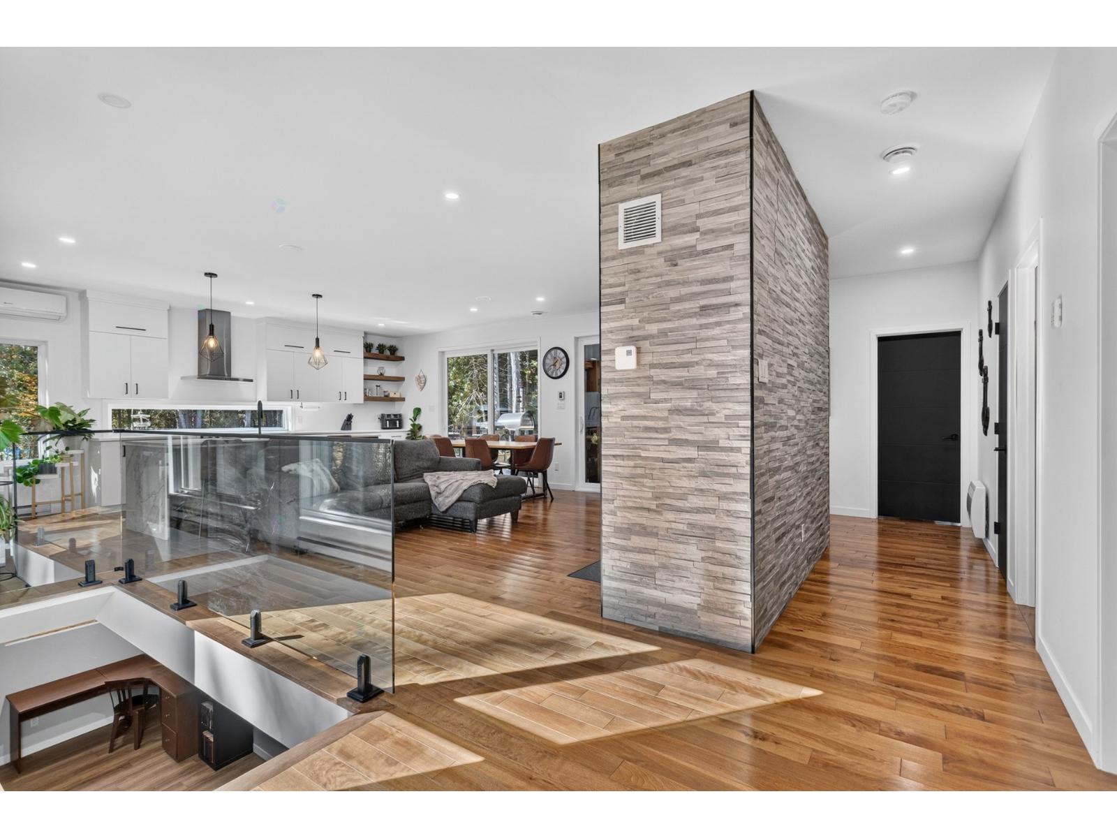 4572 Boul. Pontbriand Property Photo 4