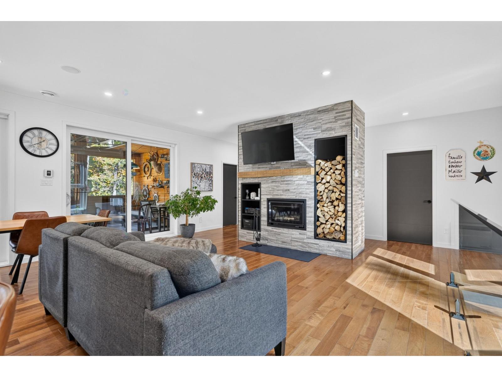 4572 Boul. Pontbriand Property Photo 6