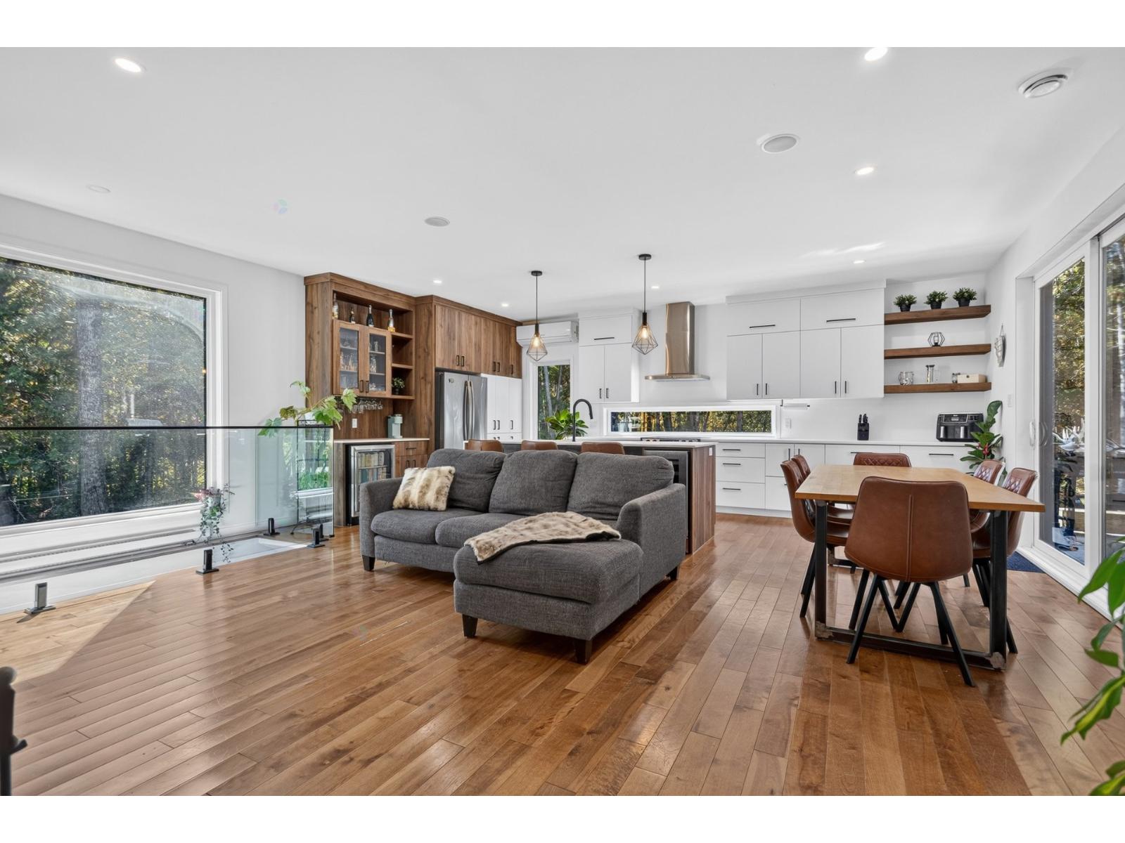 4572 Boul. Pontbriand Property Photo 8