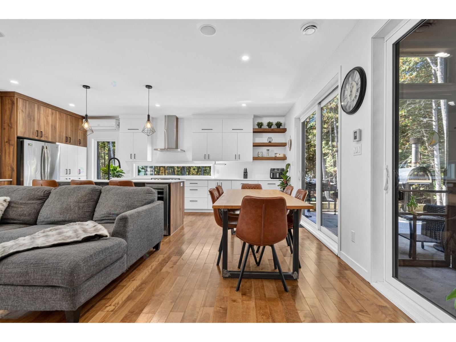 4572 Boul. Pontbriand Property Photo 9