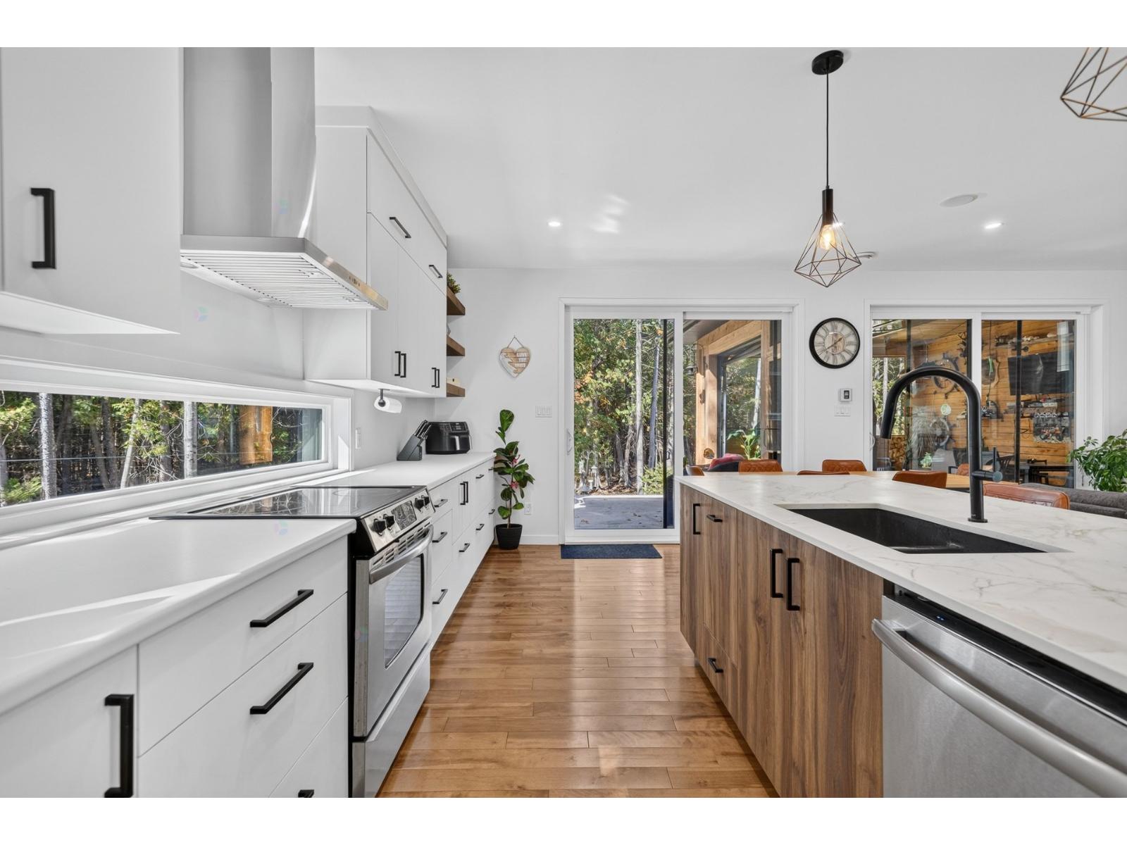 4572 Boul. Pontbriand Property Photo 15