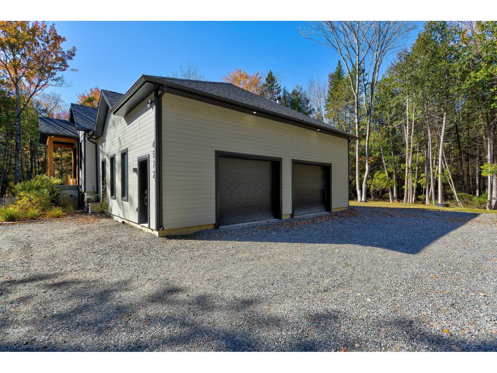 4572 Boul. Pontbriand Property Photo 45