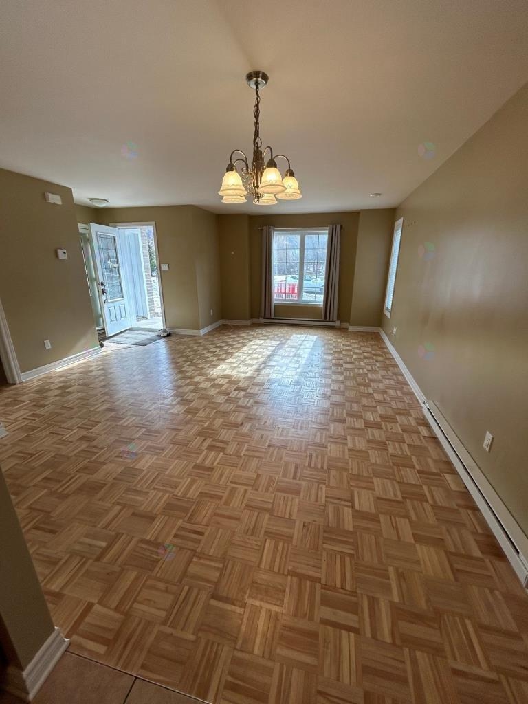 399 Av. De L'étang Property Photo 3