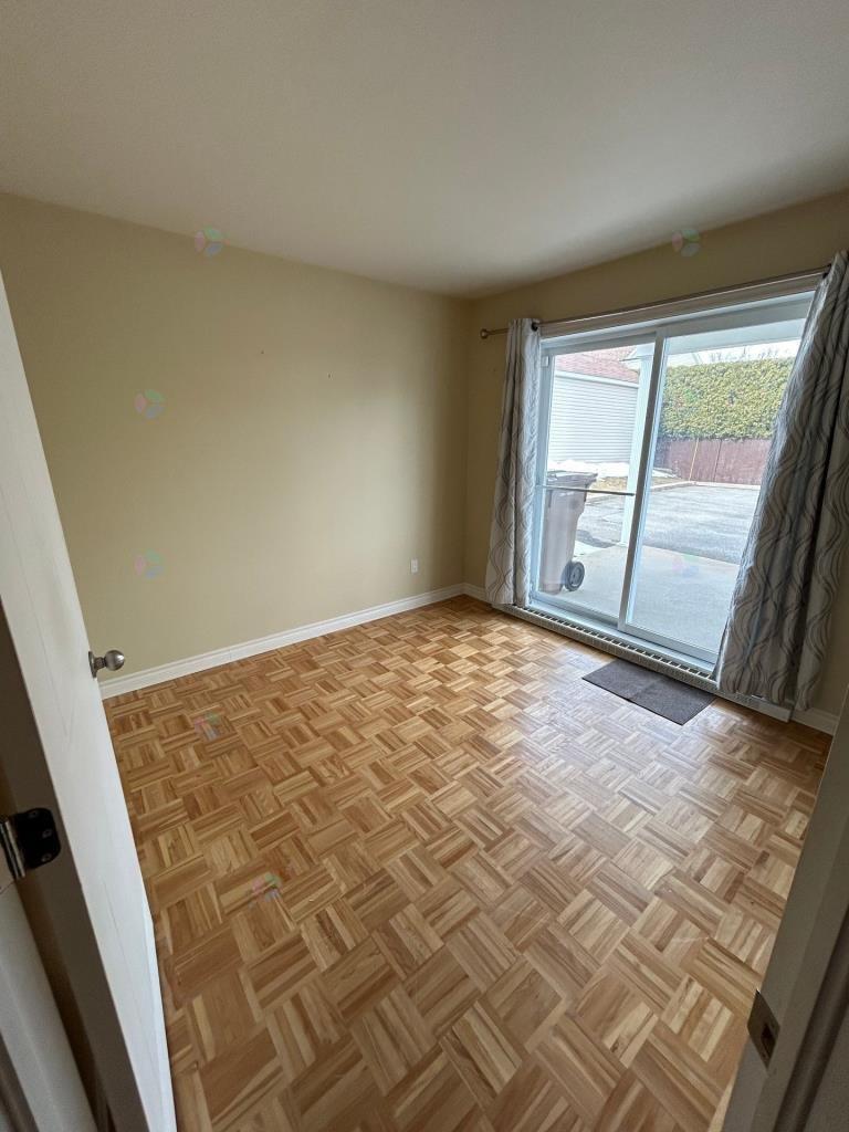 399 Av. De L'étang Property Photo 9