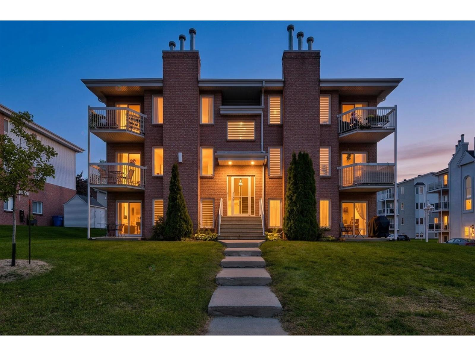 110 Rue Richelieu, #4 Property Photo 1