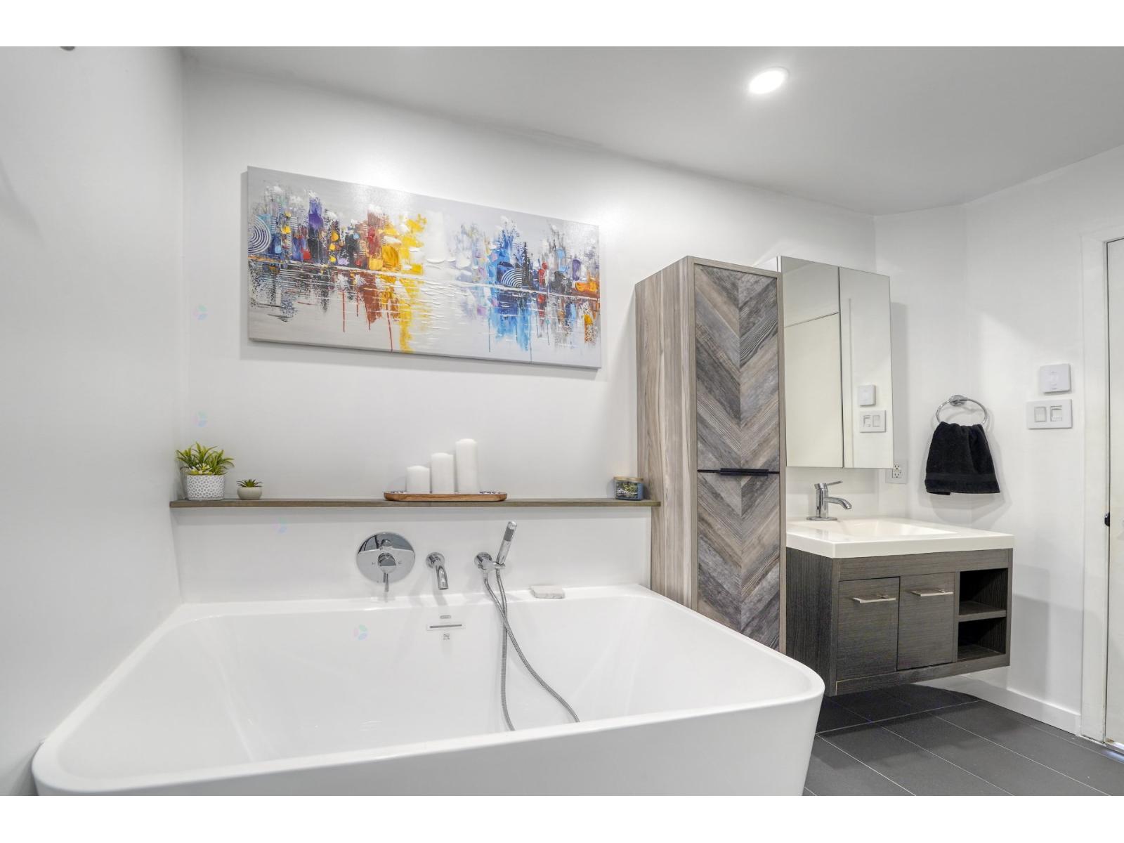 110 Rue Richelieu, #4 Property Photo 13