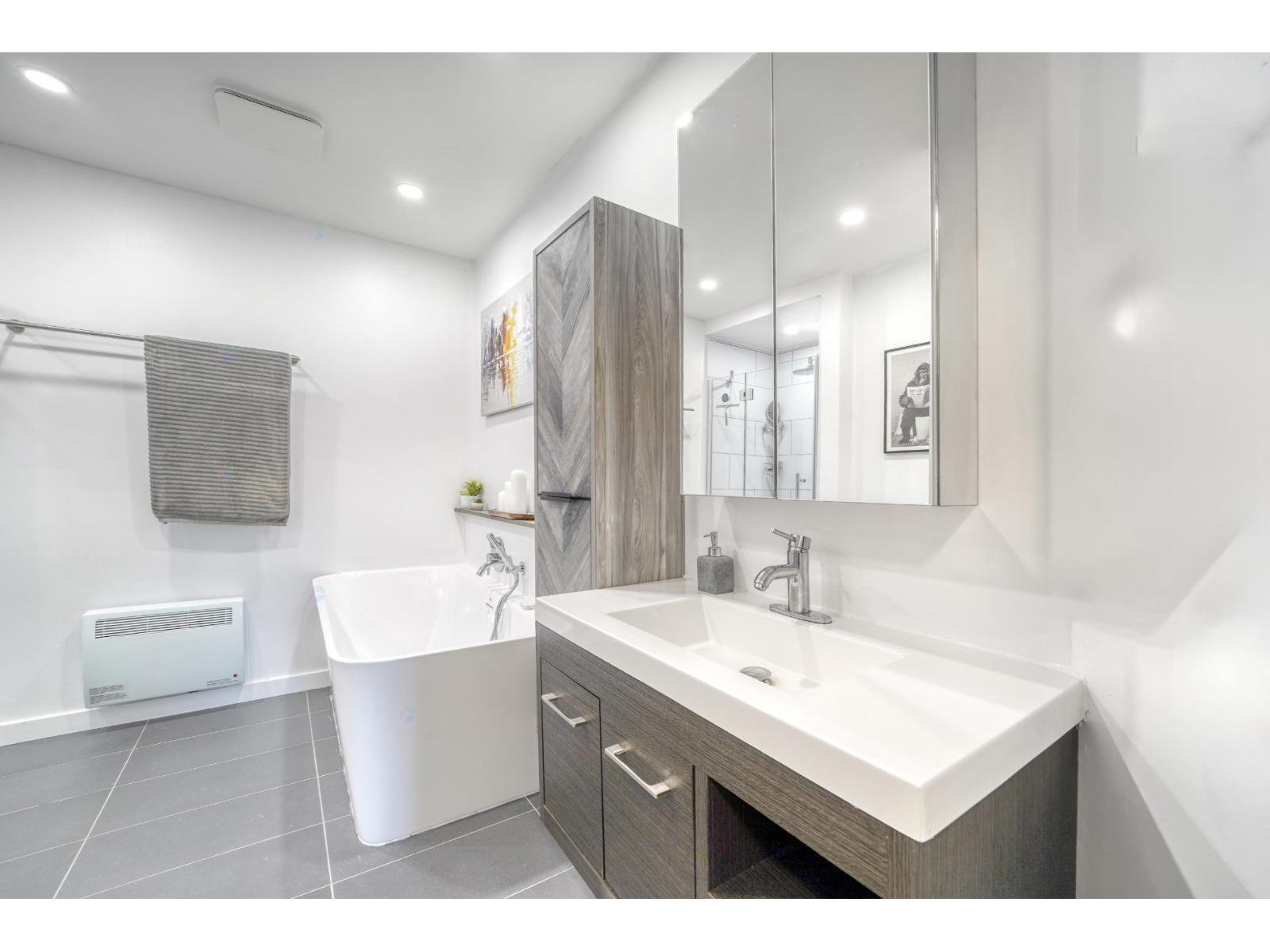 110 Rue Richelieu, #4 Property Photo 15
