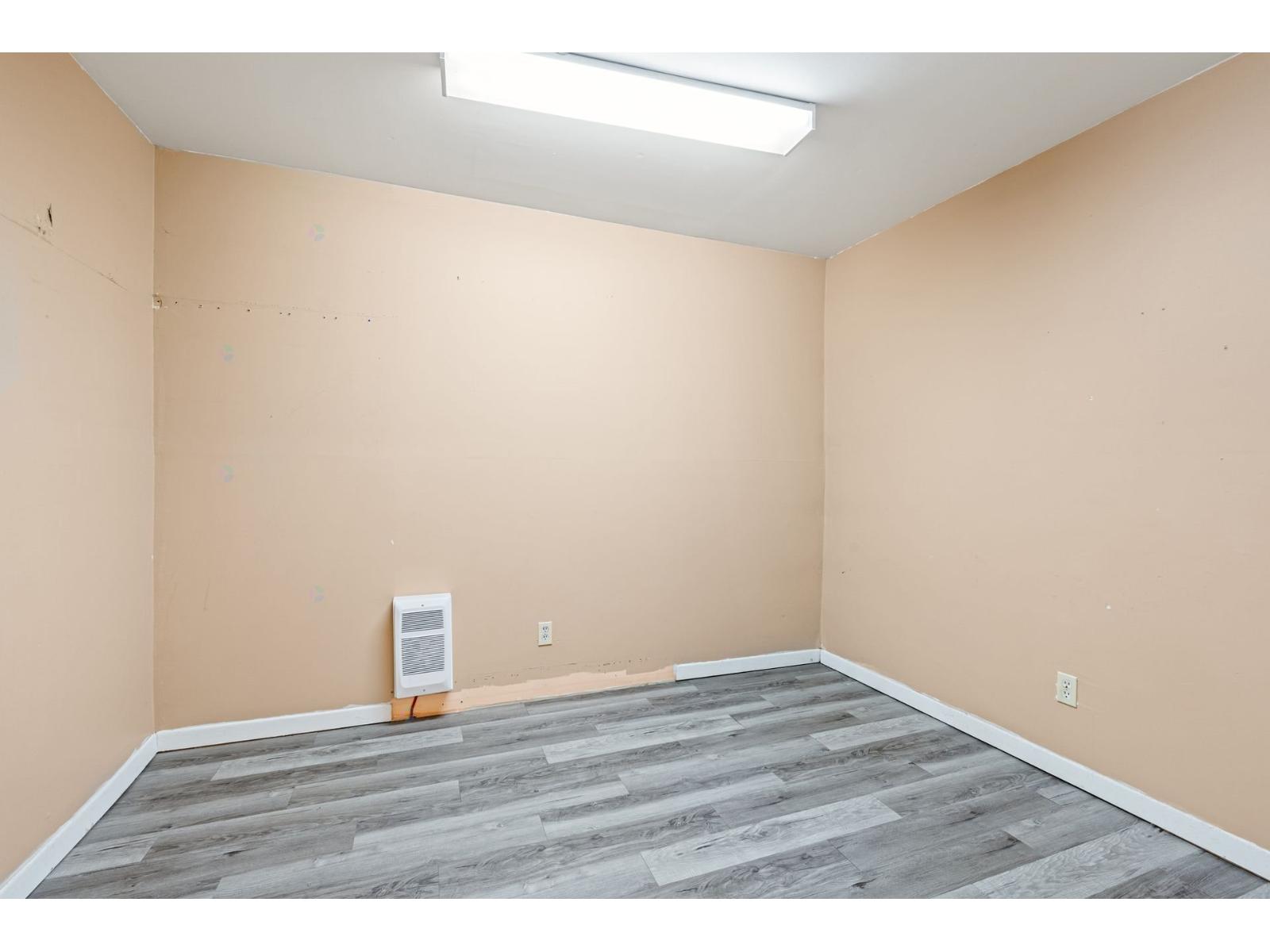 2130 Av. Defond Property Photo 12