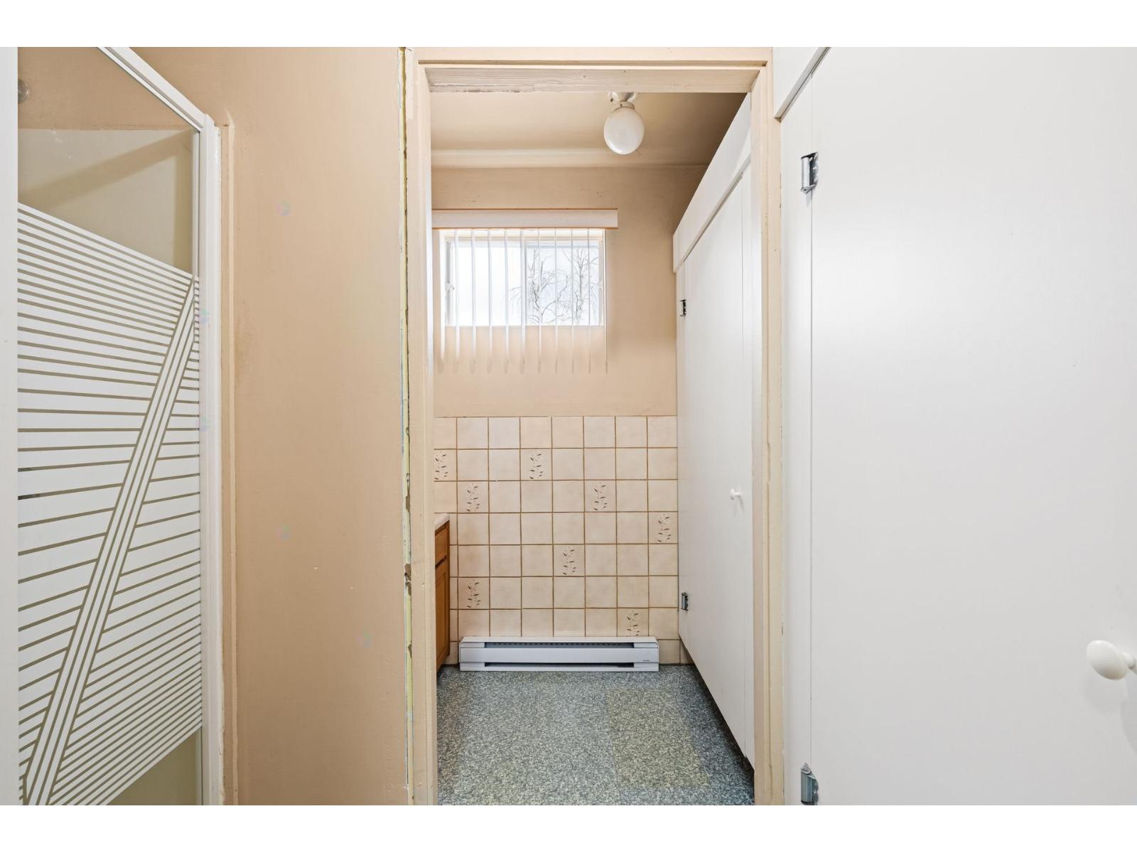 2130 Av. Defond Property Photo 15