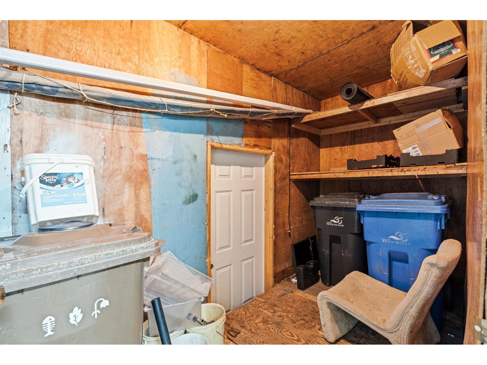 2130 Av. Defond Property Photo 21