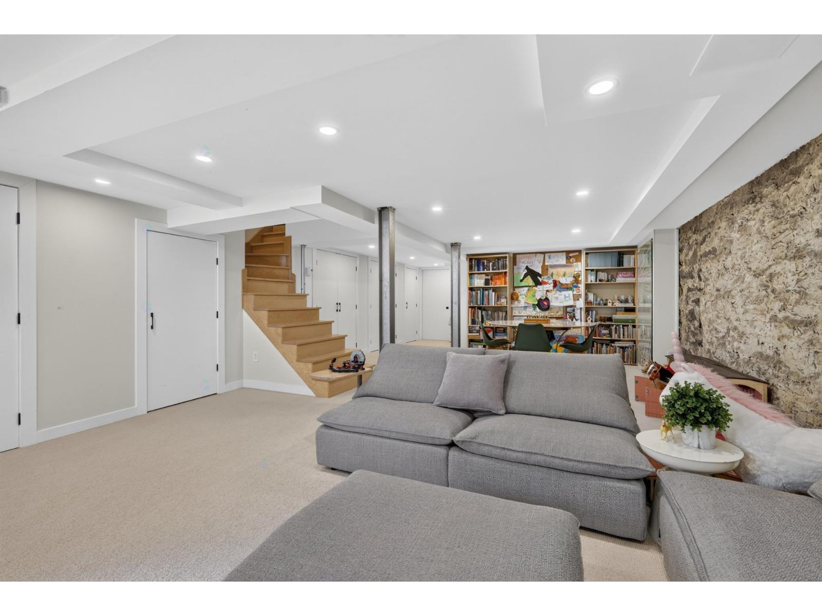 45 Prospect Street Property Photo 32