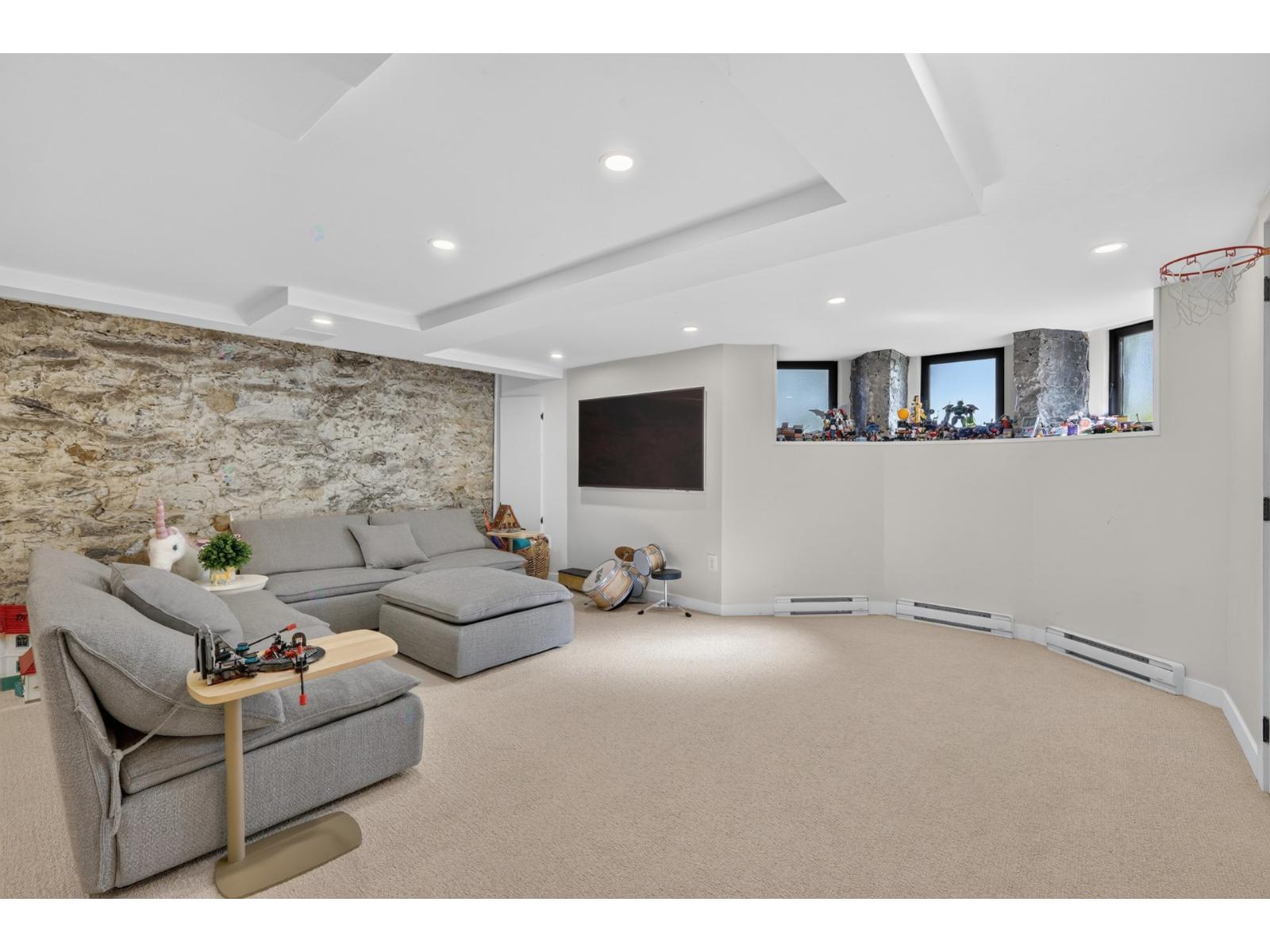 45 Prospect Street Property Photo 38
