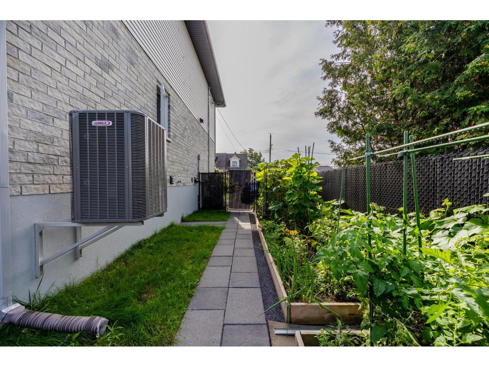 5070 Rue Quevillon Property Photo 38