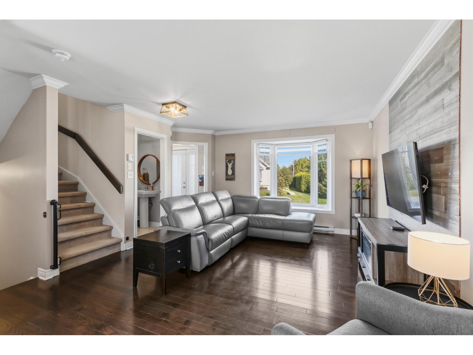 6 Rue Du Frère-andré-daoust Property Photo 7