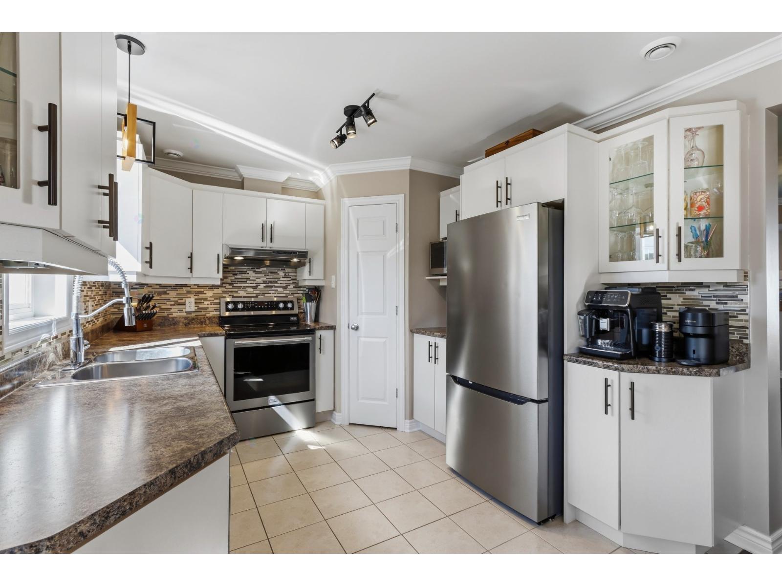 6 Rue Du Frère-andré-daoust Property Photo 10