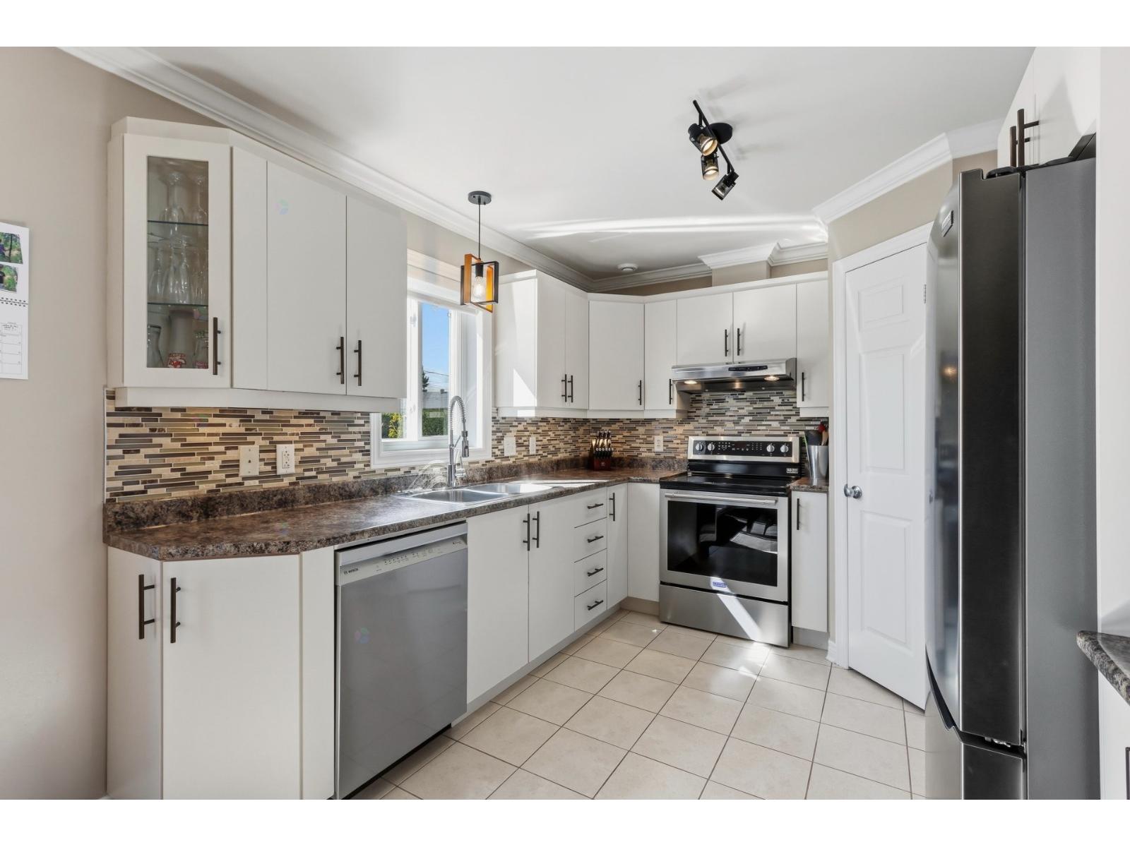 6 Rue Du Frère-andré-daoust Property Photo 11