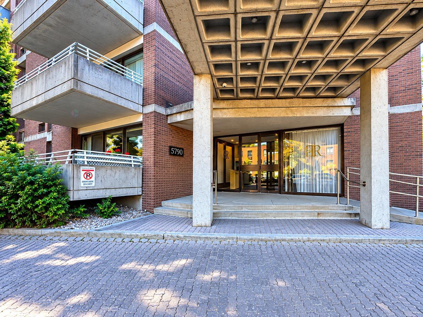 5790 Av. Rembrandt, #201