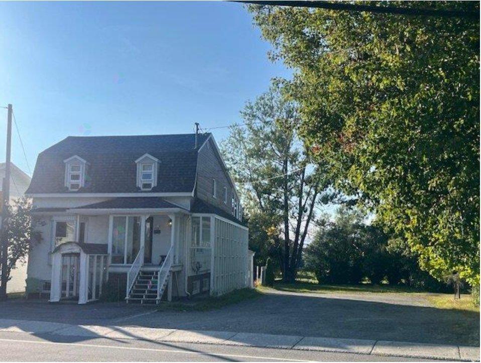 256z Av. D'amours Property Photo 2