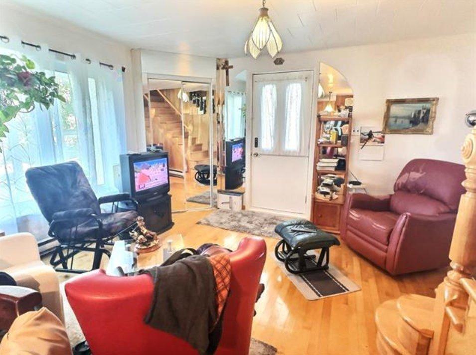 256z Av. D'amours Property Photo 11