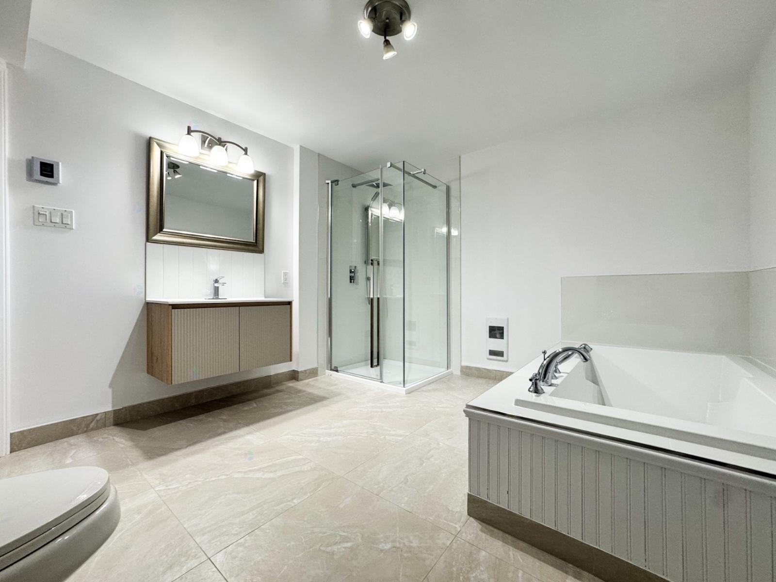 18 Av. Des Faucons Property Photo 2