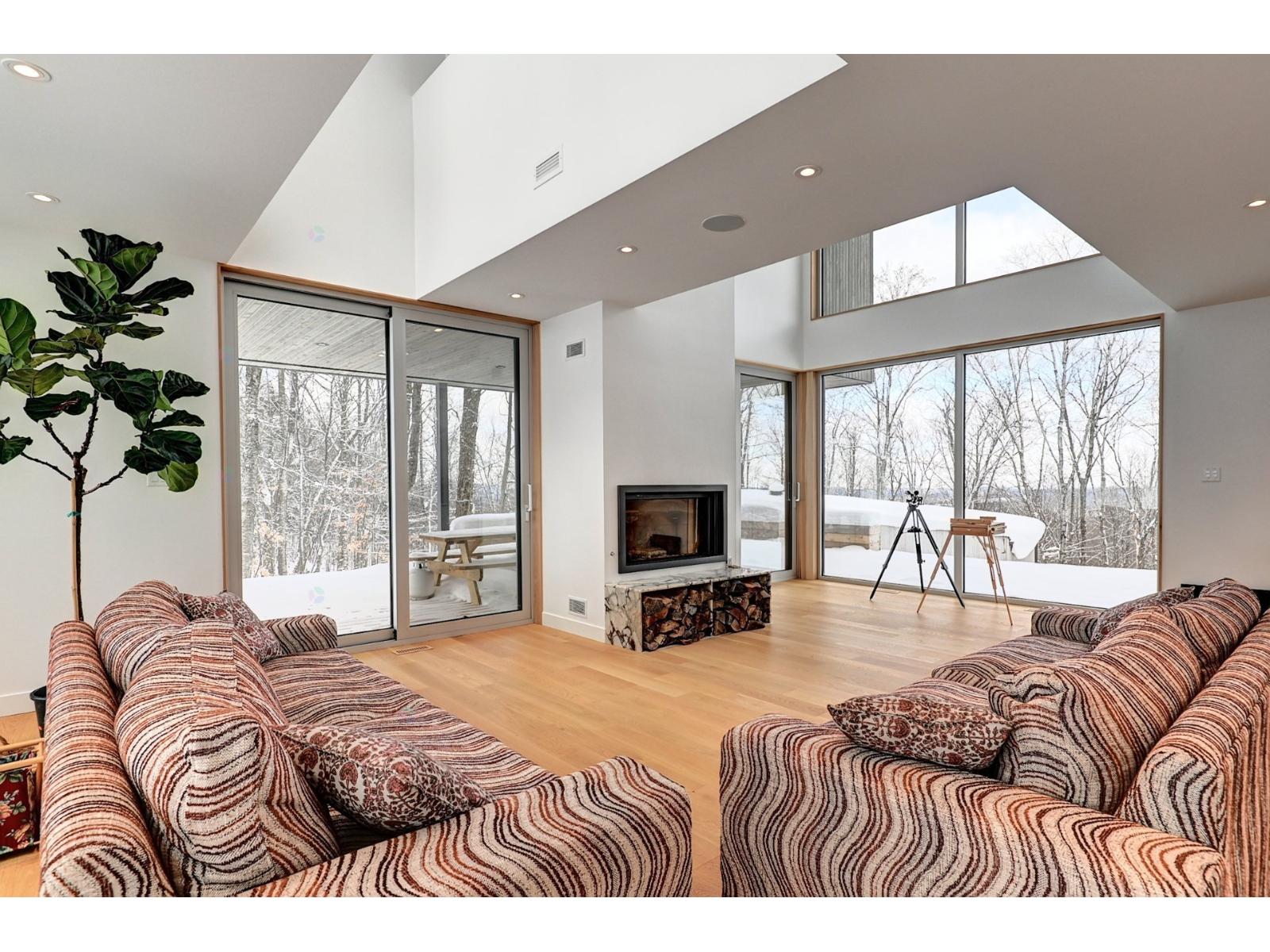 131 Ch. Des Montagnes-vertes Property Photo 16