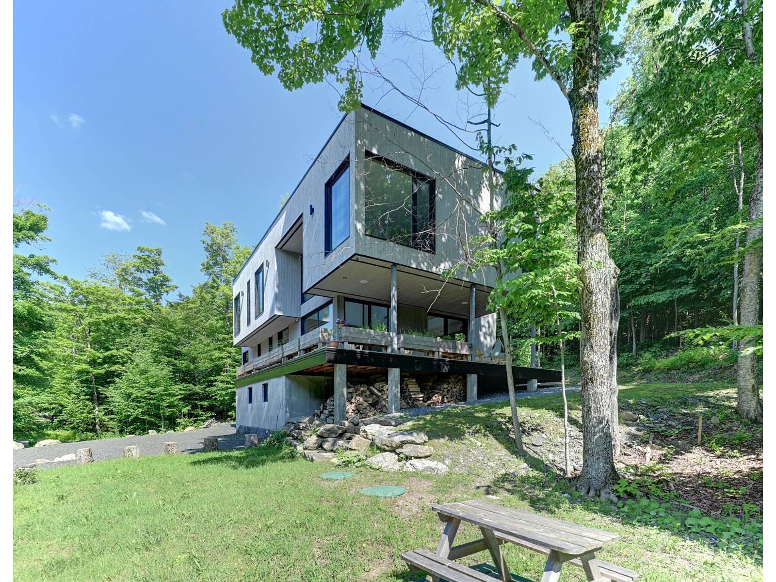 131 Ch. Des Montagnes-vertes Property Photo 37