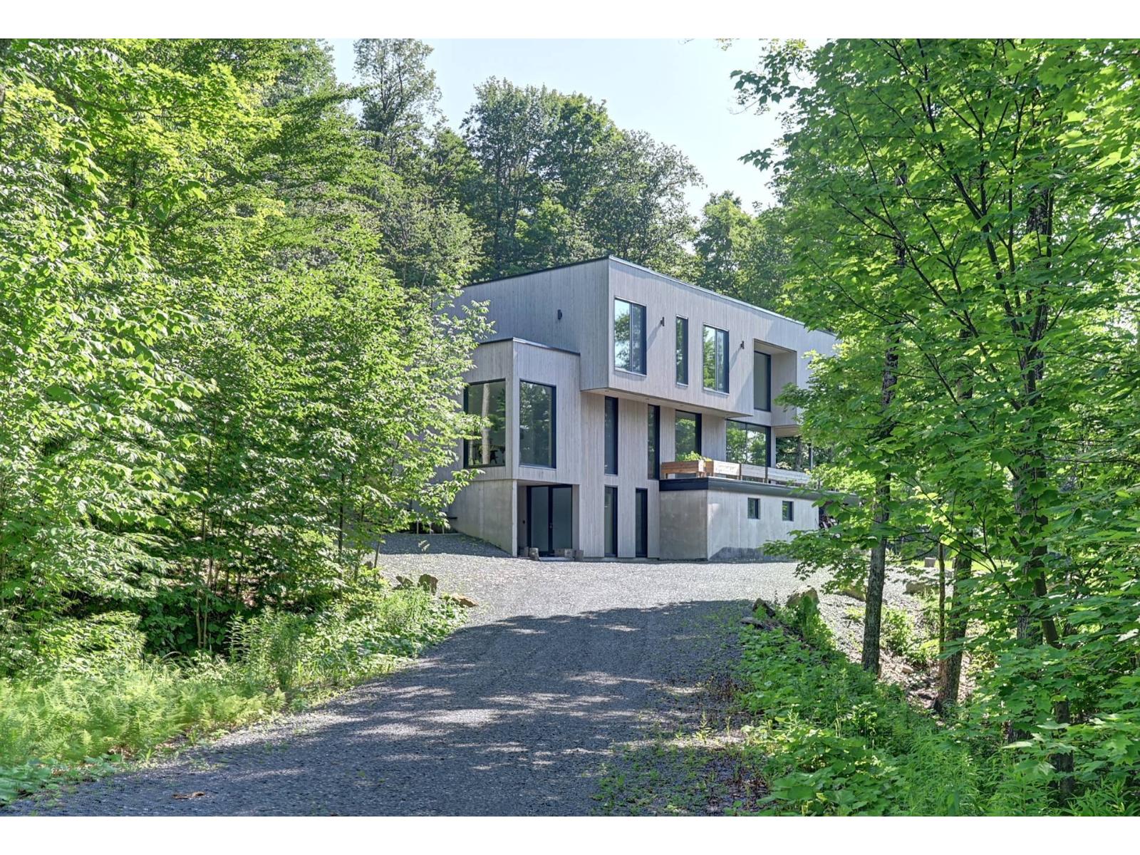 131 Ch. Des Montagnes-vertes Property Photo 39
