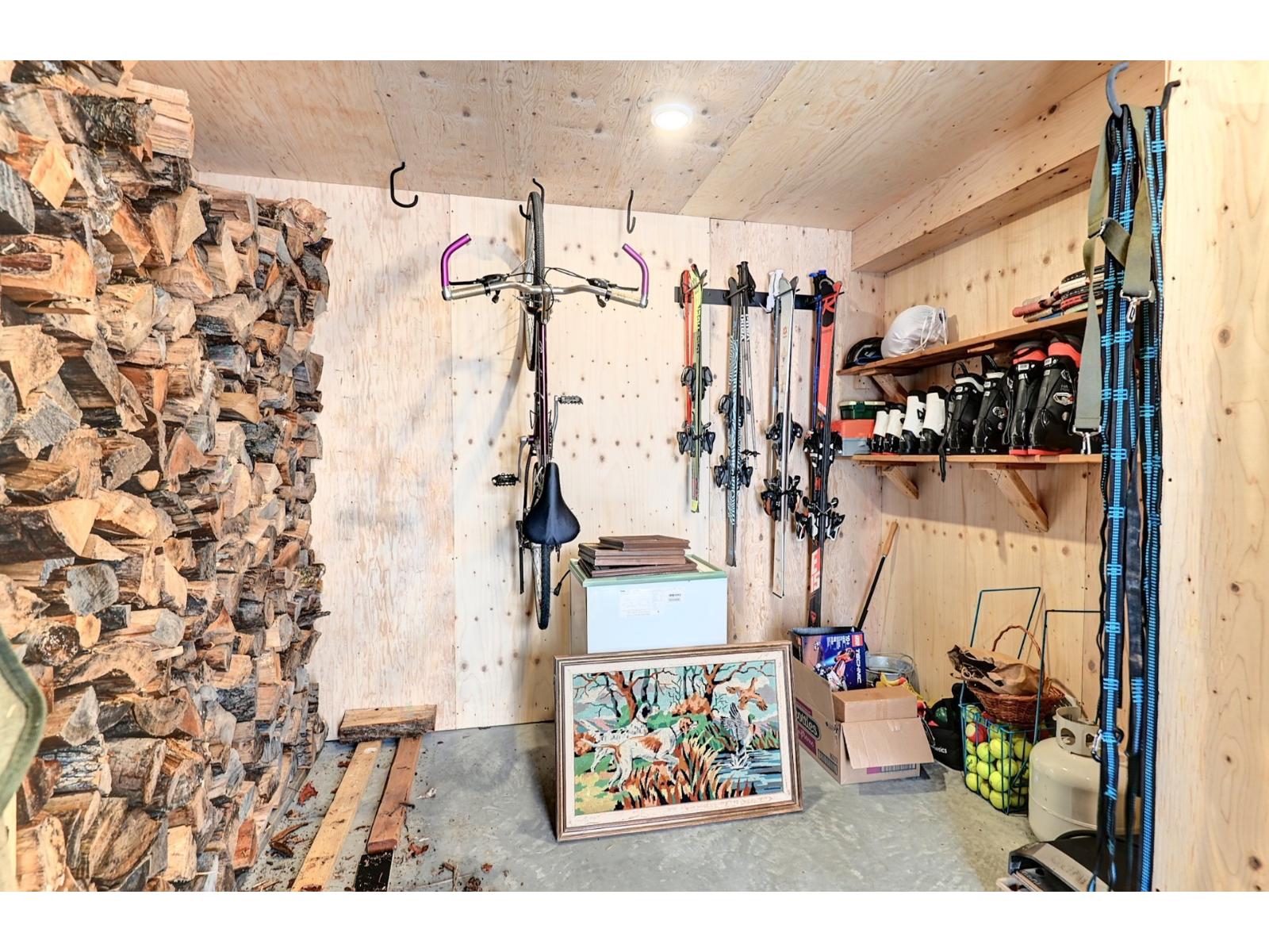 131 Ch. Des Montagnes-vertes Property Photo 44