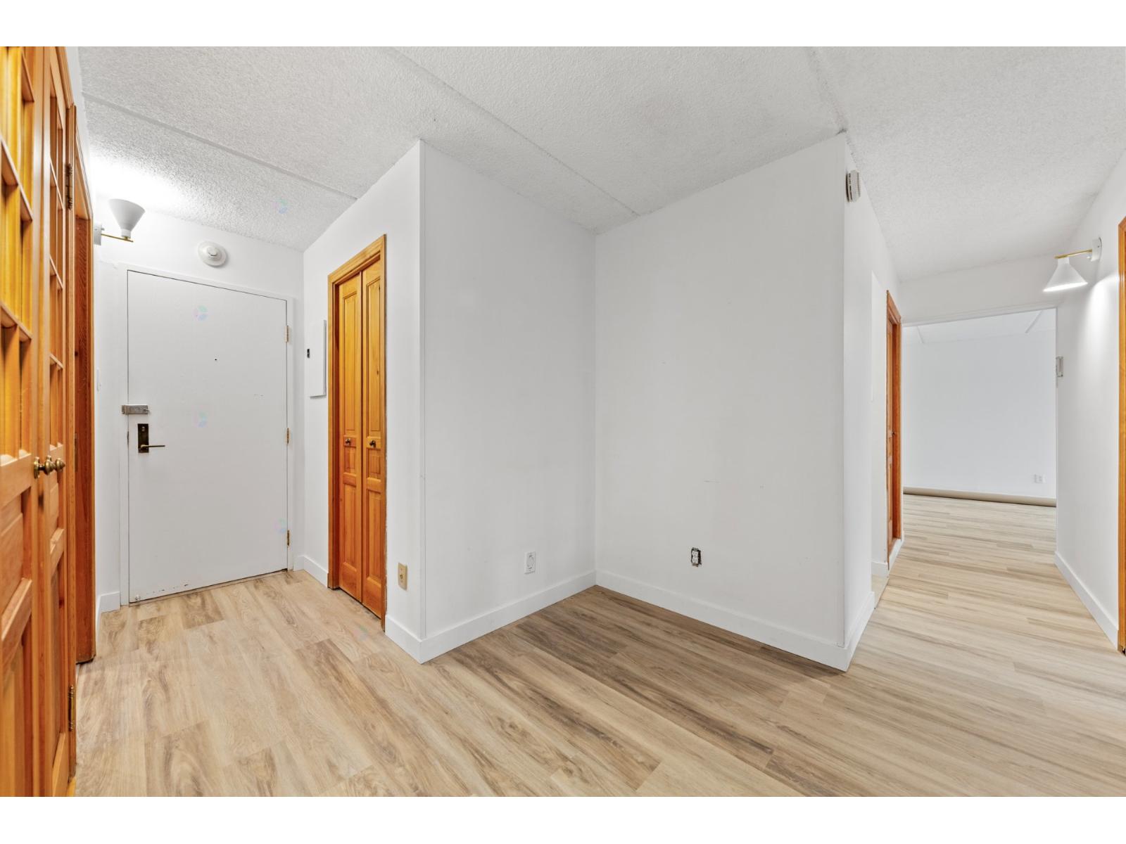 560 Rue St-laurent O., #118 Property Photo 3