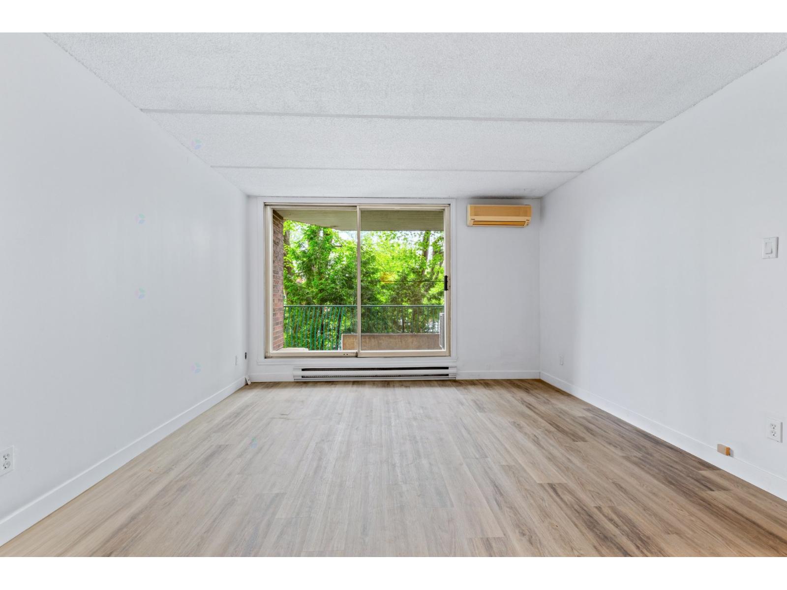 560 Rue St-laurent O., #118 Property Photo 6