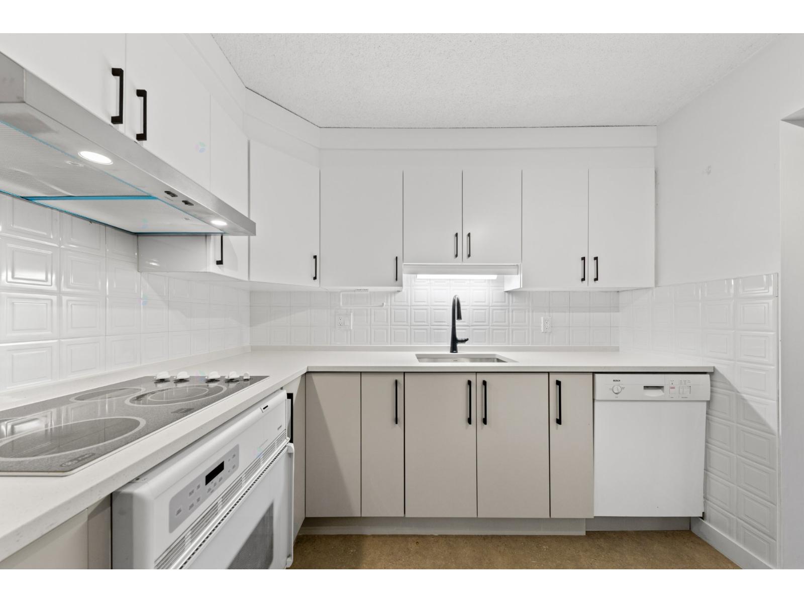 560 Rue St-laurent O., #118 Property Photo 7