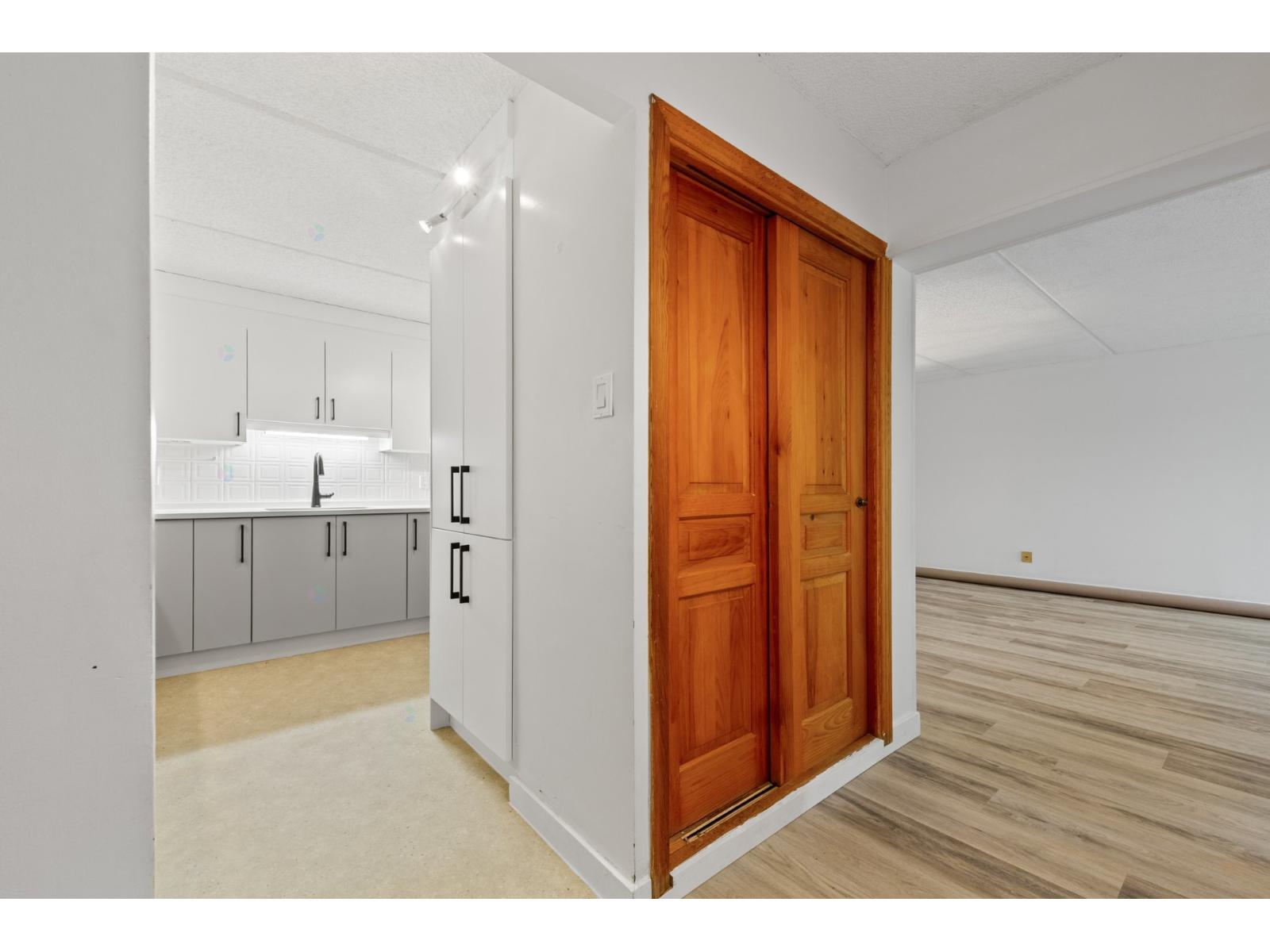 560 Rue St-laurent O., #118 Property Photo 10