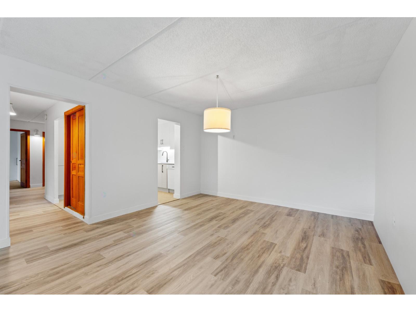 560 Rue St-laurent O., #118 Property Photo 11