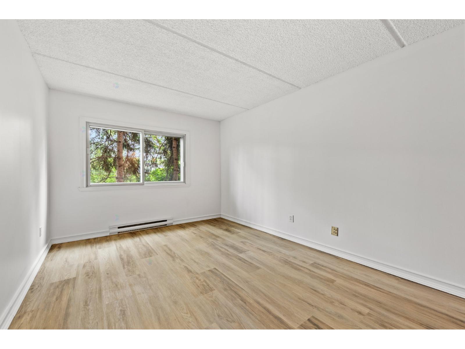 560 Rue St-laurent O., #118 Property Photo 15