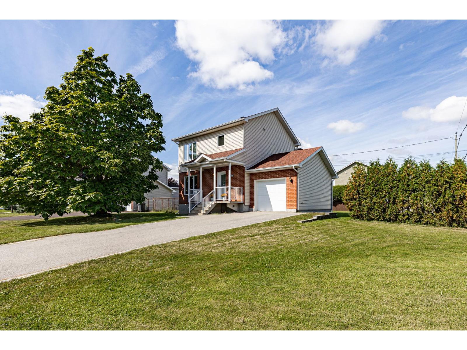 151 Rue Bissonnette Property Photo 2
