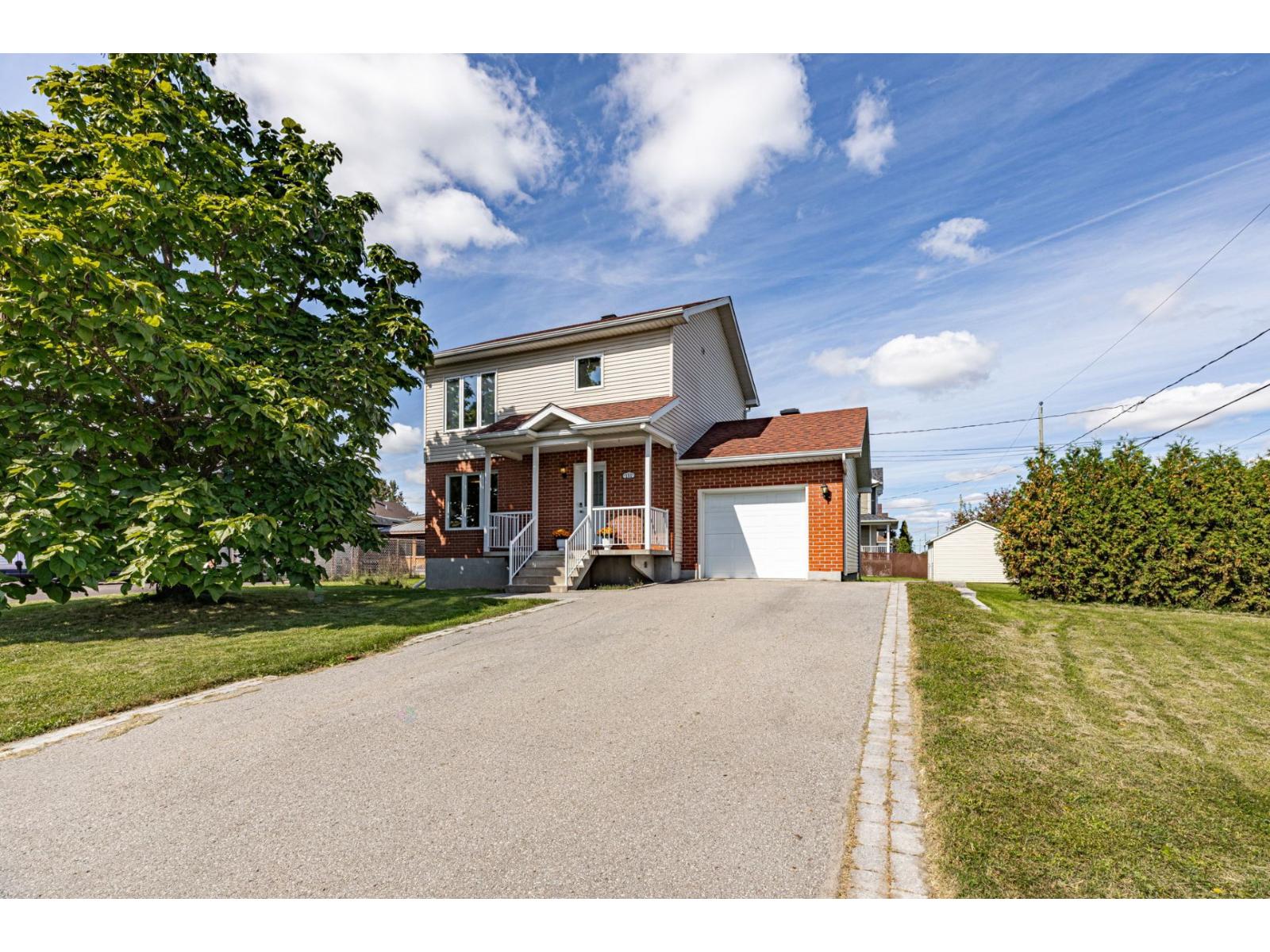 151 Rue Bissonnette Property Photo 3
