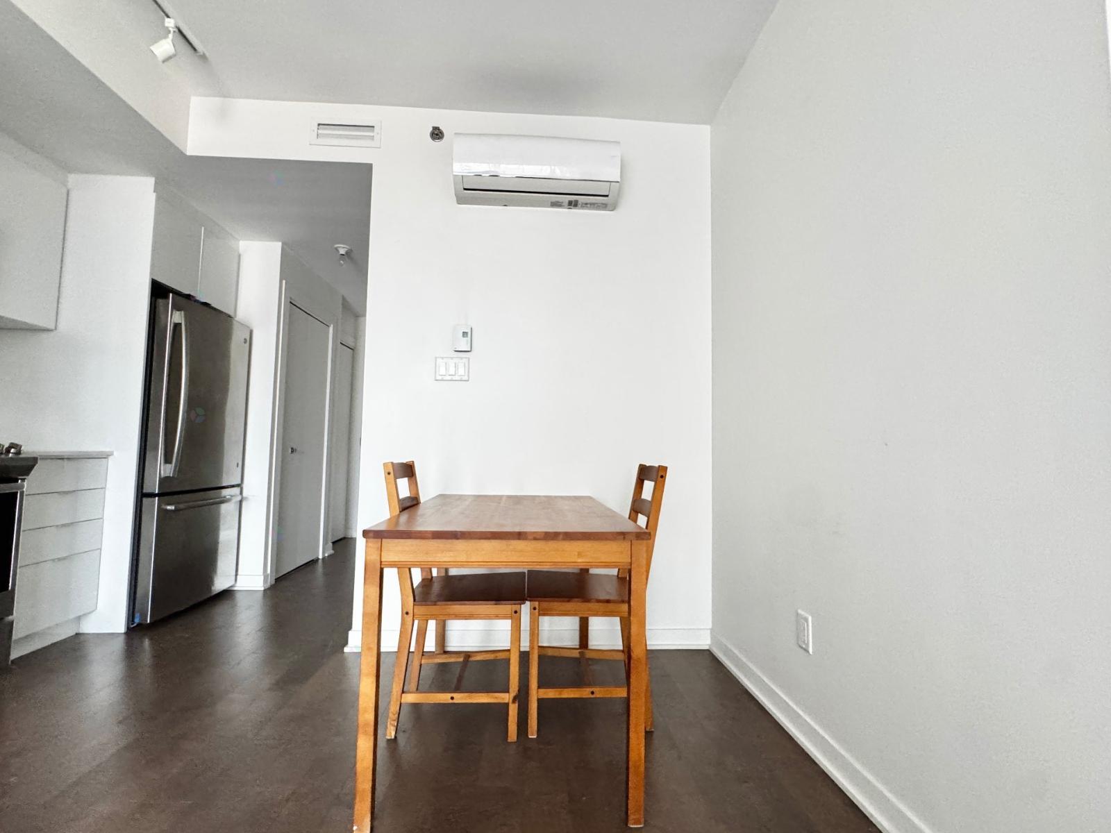 1190 Rue Mackay, #602 Property Photo 3