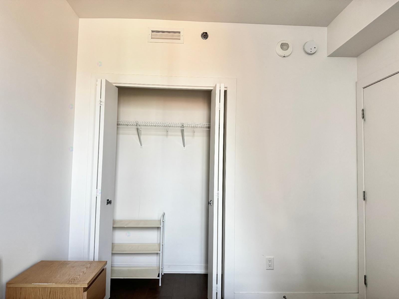 1190 Rue Mackay, #602 Property Photo 6