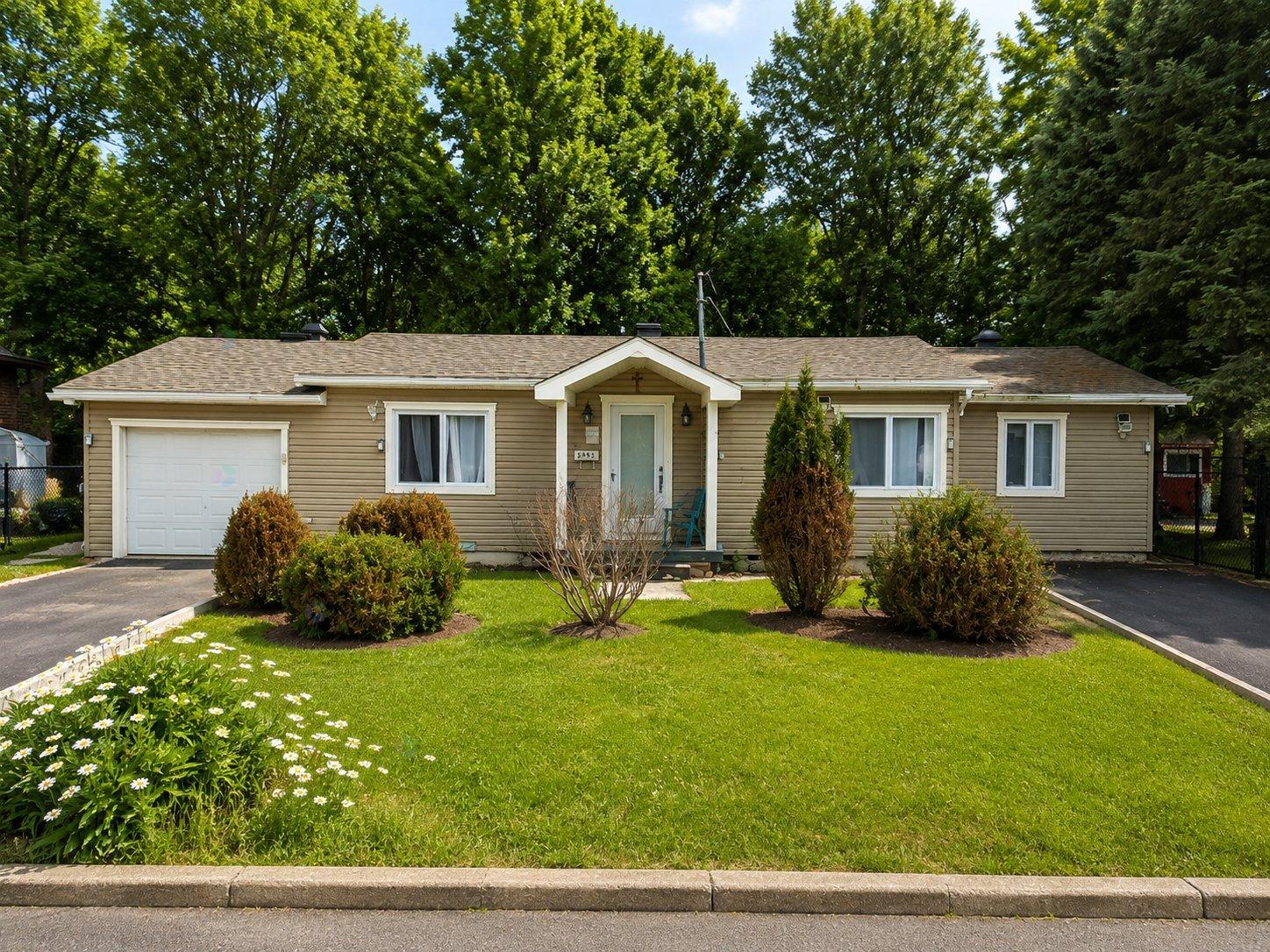 3955 Rue Noble