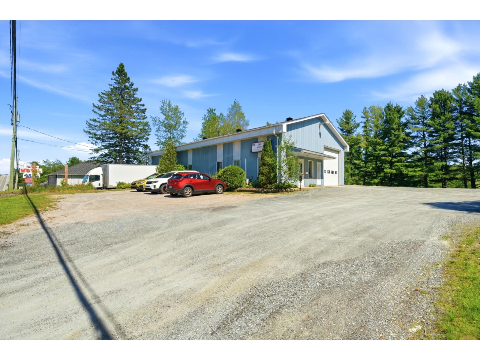 6538z Boul. Bourque Property Photo 9
