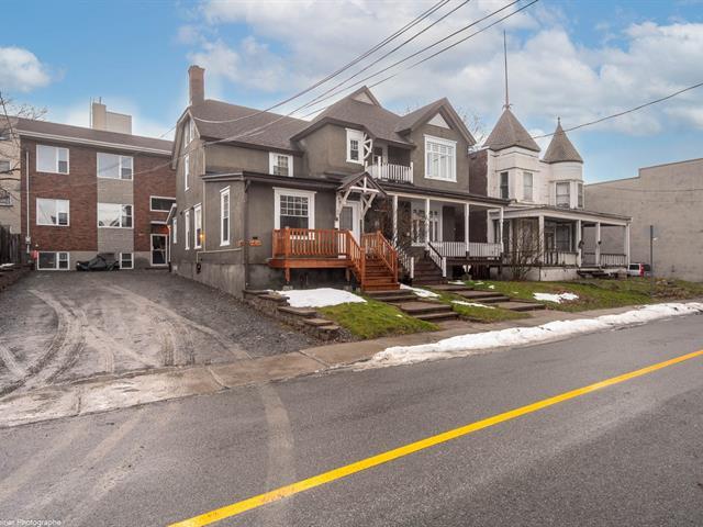 100-120 18e Avenue Property Photo 1