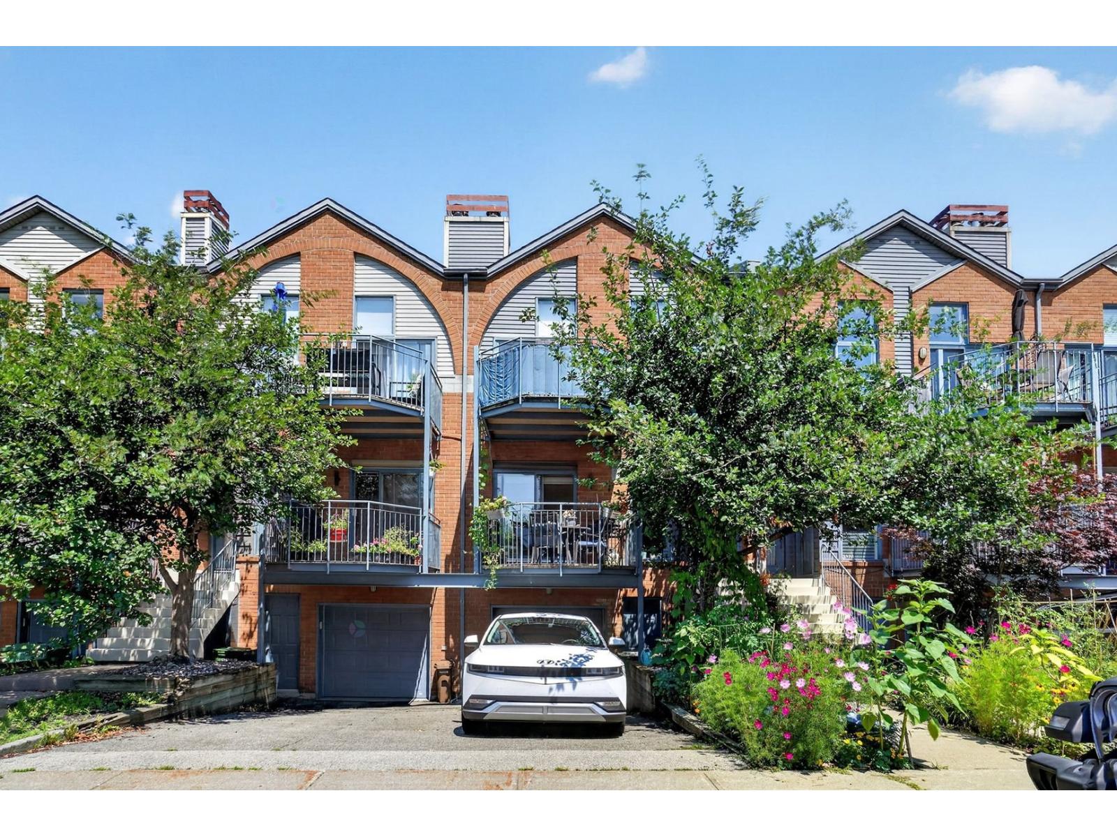 3384 Rue Dalbé-Viau Property Photo 1