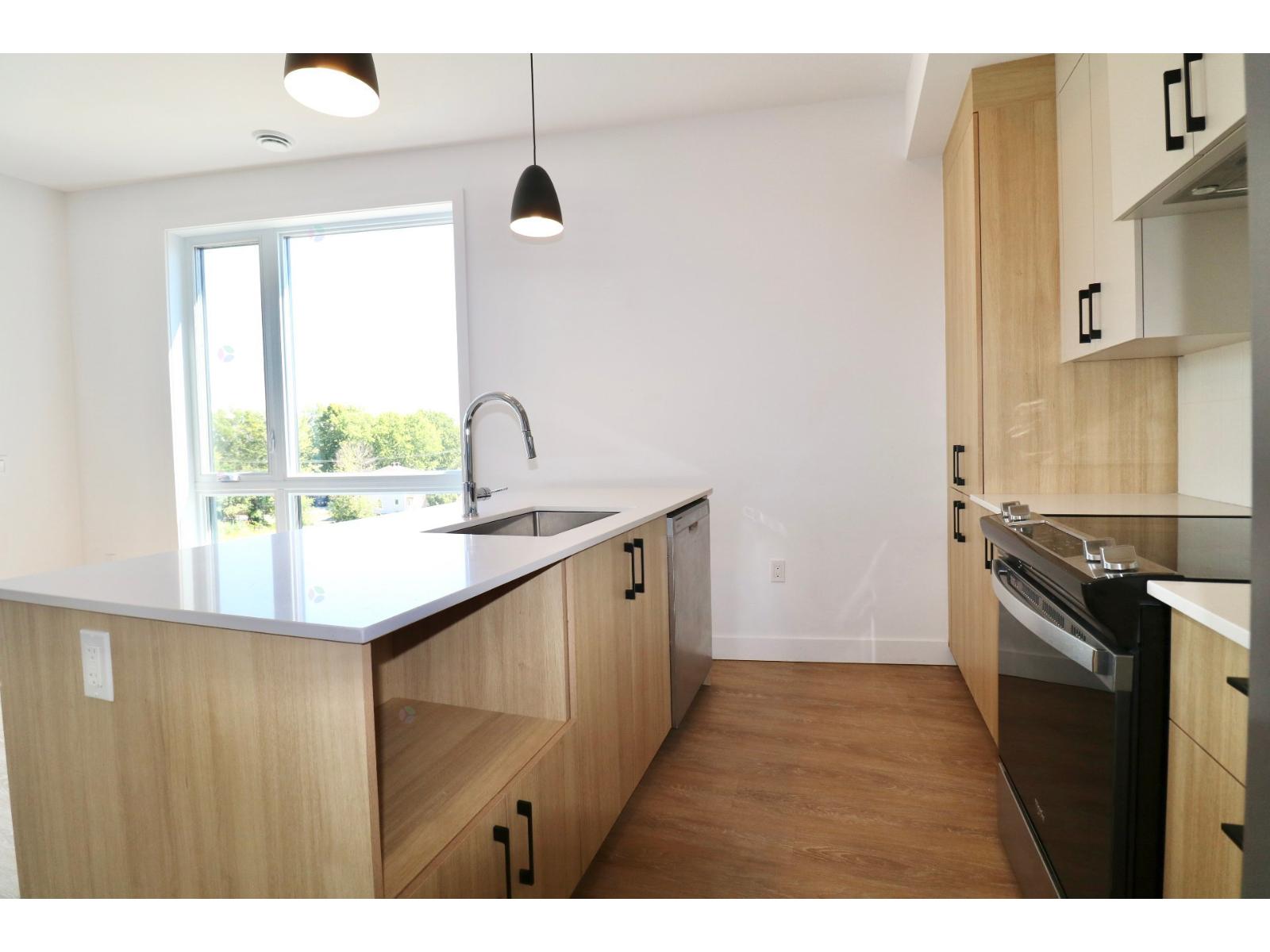 260 Rue Émond, #406 Property Photo 3