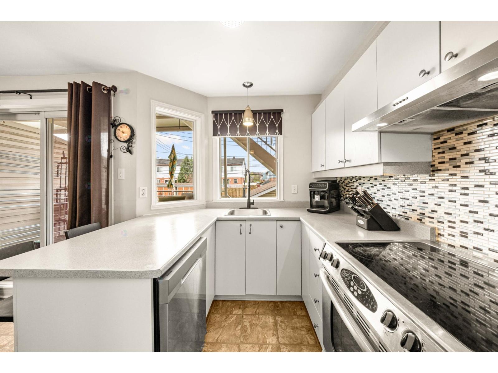 14671 Rue Sherbrooke E. Property Photo 13